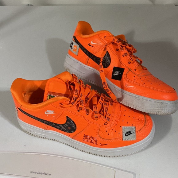 Nike Air Force One Just Do It. Pack Orange. - Picture 3 of 11